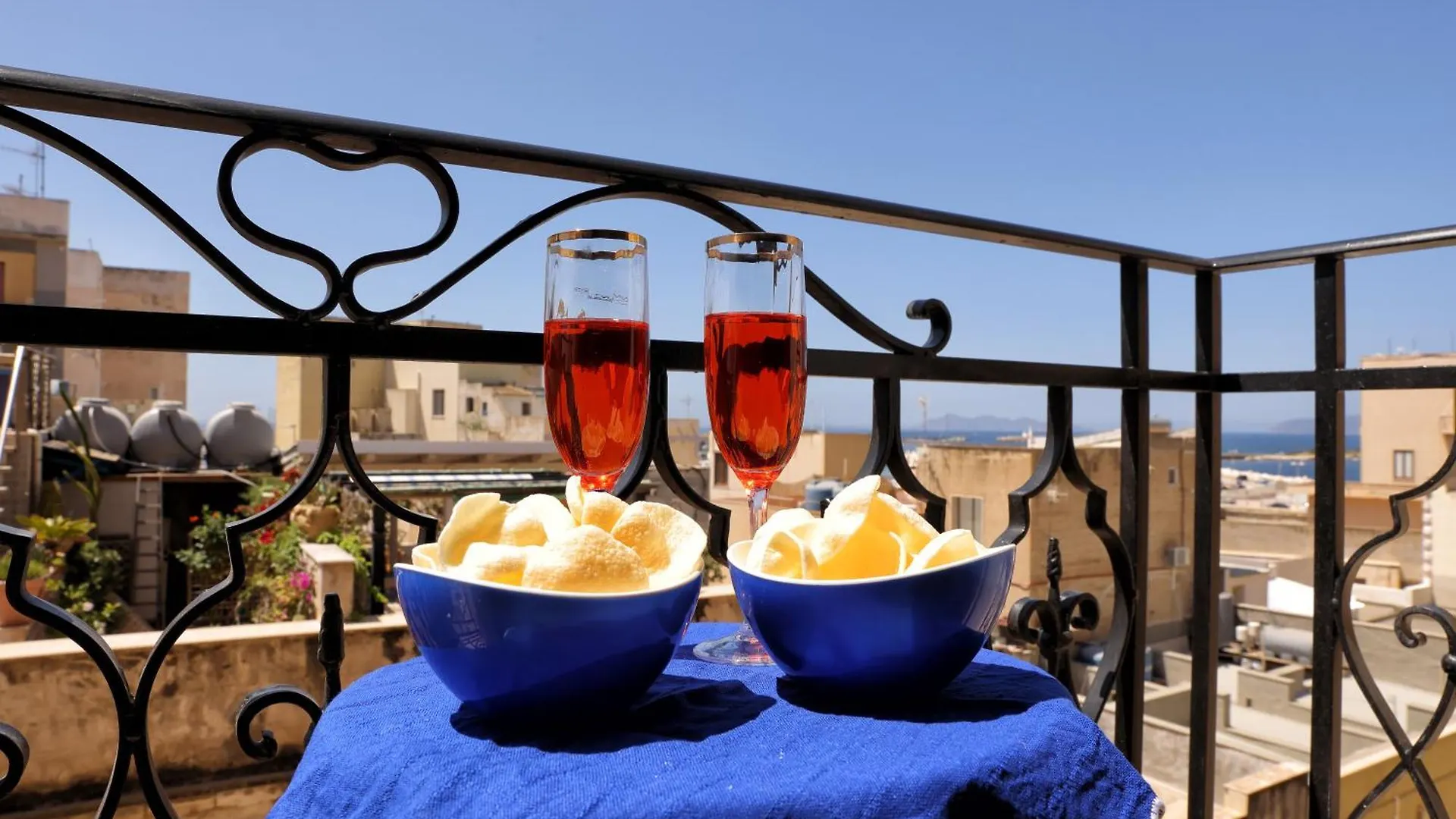 La Piazzetta Del Tramonto Vista Mare In Centro Apartment Trapani Italy